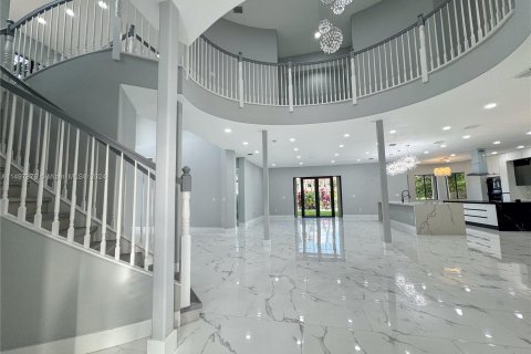 Casa en venta en Cutler Bay, Florida, 5 dormitorios, 438.22 m2 № 878339 - foto 16