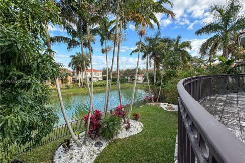 Villa ou maison à vendre à Cutler Bay, Floride: 5 chambres, 438.22 m2 № 878339 - photo 26