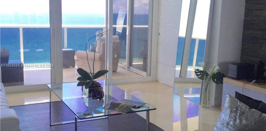 Condo à Sunny Isles Beach, Floride, 3 chambres  № 1294333