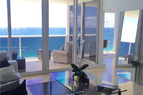 Condominio en venta en Sunny Isles Beach, Florida, 3 dormitorios, 226.68 m2 № 1294333 - foto 13