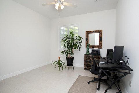 House in Vero Beach, Florida 3 bedrooms, 185.8 sq.m. № 1174386 - photo 15