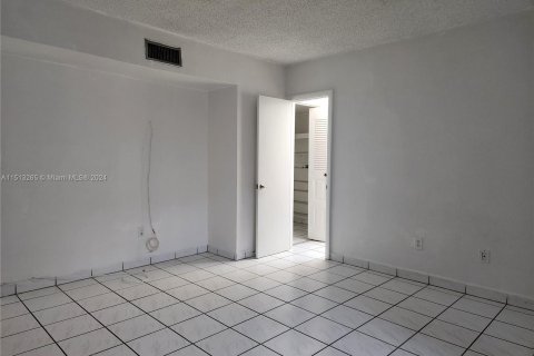 Copropriété à louer à Miami, Floride: 2 chambres, 114.73 m2 № 944548 - photo 6