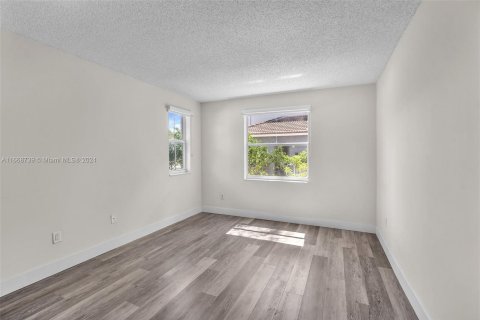 Condominio en venta en Pembroke Pines, Florida, 3 dormitorios, 115.85 m2 № 1386229 - foto 3