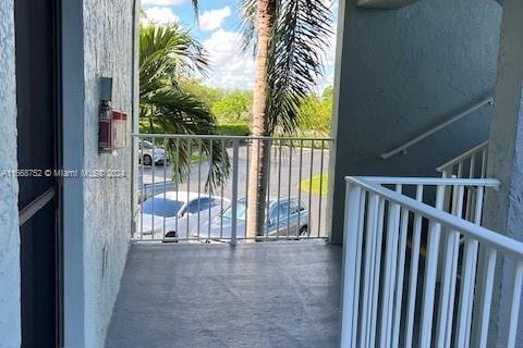 Condo in Pompano Beach, Florida, 2 bedrooms  № 1386230 - photo 4