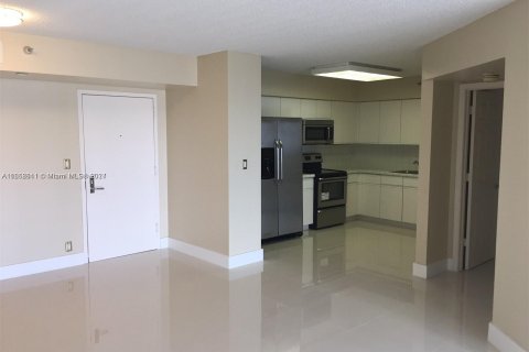 Condo in Aventura, Florida, 2 bedrooms  № 1385796 - photo 8