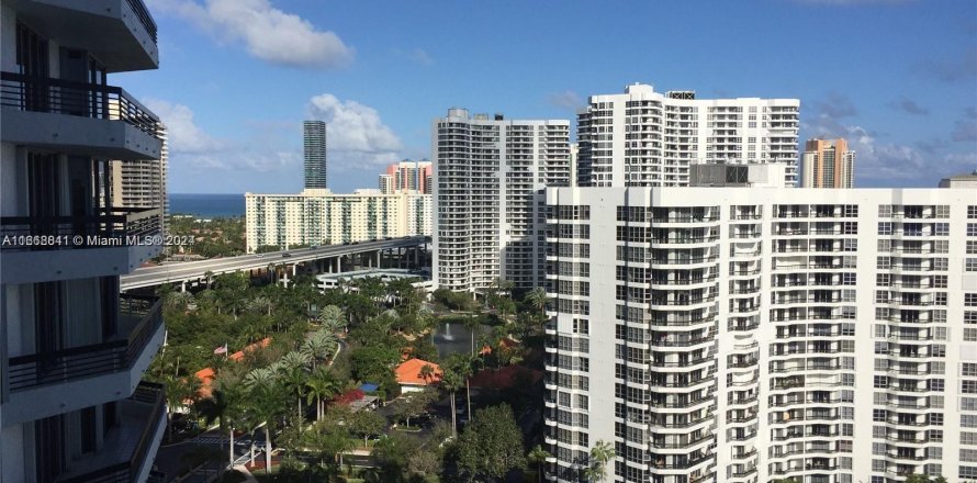 Condo in Aventura, Florida, 2 bedrooms  № 1385796