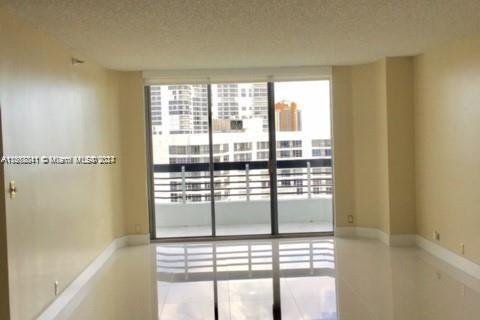 Condo in Aventura, Florida, 2 bedrooms  № 1385796 - photo 17