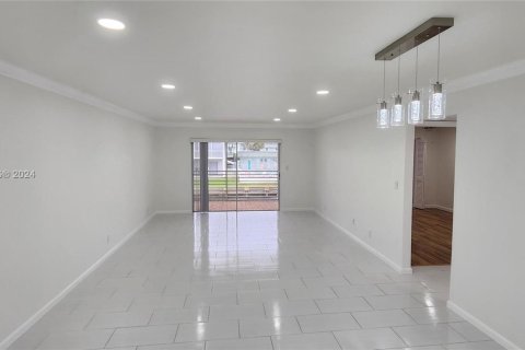 Condominio en venta en North Palm Beach, Florida, 2 dormitorios, 94.2 m2 № 934171 - foto 5