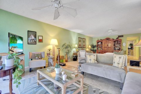 Condo in Fort Lauderdale, Florida, 2 bedrooms  № 945304 - photo 17