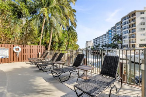 Condo in Fort Lauderdale, Florida, 2 bedrooms  № 945205 - photo 7