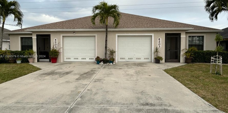 Immobilier commercial à Cape Coral, Floride № 990933