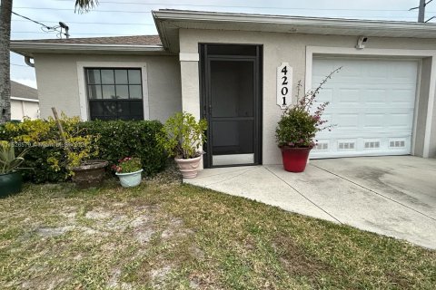Купить коммерческую недвижимость в Кейп-Корал, Флорида № 990933 - фото 15