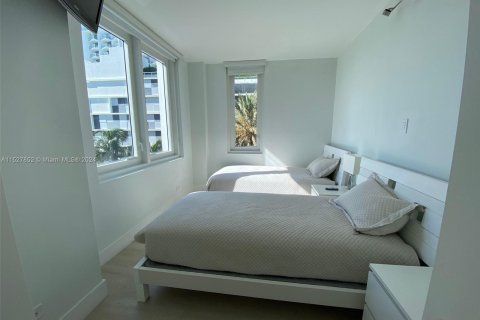 Condo in Miami Beach, Florida, 2 bedrooms  № 990936 - photo 7