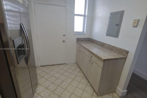 Copropriété à vendre à North Miami Beach, Floride: 2 chambres, 95.22 m2 № 1327826 - photo 27