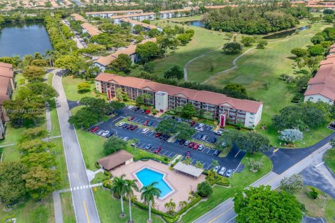 Condo in Pembroke Pines, Florida, 2 bedrooms  № 1221085 - photo 27