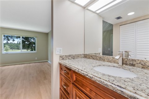 Condo in Pembroke Pines, Florida, 2 bedrooms  № 1221085 - photo 7