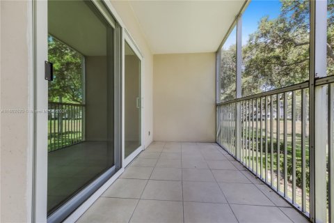 Copropriété à vendre à Pembroke Pines, Floride: 2 chambres, 110.74 m2 № 1221085 - photo 24