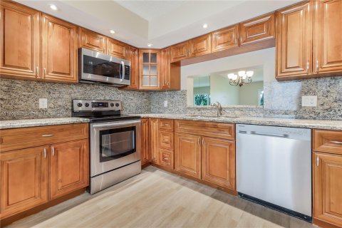 Copropriété à vendre à Pembroke Pines, Floride: 2 chambres, 110.74 m2 № 1221085 - photo 3