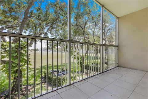 Copropriété à vendre à Pembroke Pines, Floride: 2 chambres, 110.74 m2 № 1221085 - photo 25