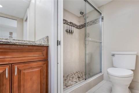 Copropriété à vendre à Pembroke Pines, Floride: 2 chambres, 110.74 m2 № 1221085 - photo 23