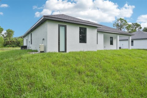 House in Lehigh Acres, Florida 3 bedrooms, 154.87 sq.m. № 1348871 - photo 30