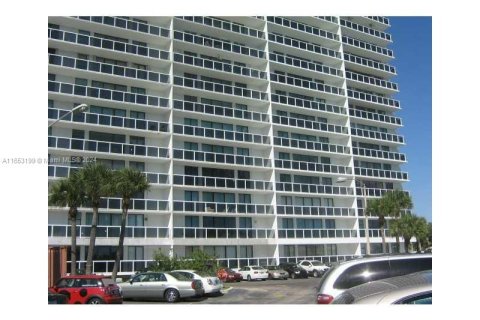 Condominio en venta en Aventura, Florida, 2 dormitorios, 105.72 m2 № 1348823 - foto 3