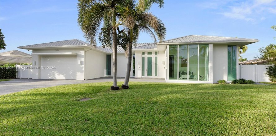 House in Fort Lauderdale, Florida 3 bedrooms, 249.91 sq.m. № 947720