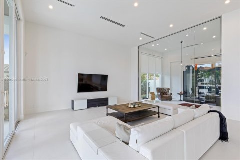 Casa en venta en Fort Lauderdale, Florida, 3 dormitorios, 249.91 m2 № 947720 - foto 7