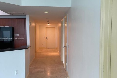 Condo in North Miami, Florida, 3 bedrooms  № 1409116 - photo 5