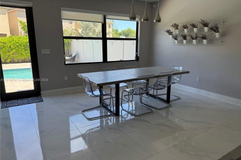 Casa en venta en Miami, Florida, 4 dormitorios, 206.52 m2 № 1409157 - foto 6