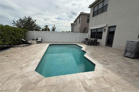 Casa en venta en Miami, Florida, 4 dormitorios, 206.52 m2 № 1409157 - foto 2