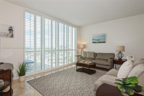 Condo in Fort Lauderdale, Florida, 1 bedroom  № 1409214 - photo 2