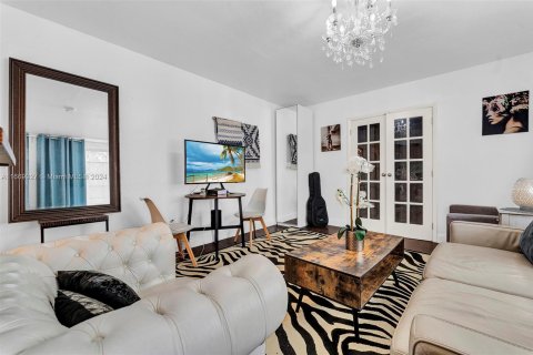 Condo in Miami Beach, Florida, 1 bedroom  № 1394911 - photo 3