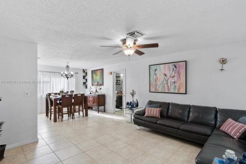 Casa en venta en Coconut Creek, Florida, 3 dormitorios, 170.66 m2 № 1394954 - foto 11