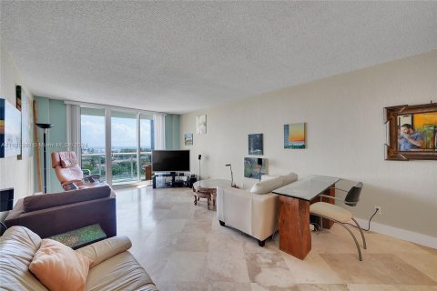 Condo in Sunny Isles Beach, Florida, 1 bedroom  № 1330693 - photo 16