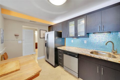 Condo in Sunny Isles Beach, Florida, 1 bedroom  № 1330693 - photo 7