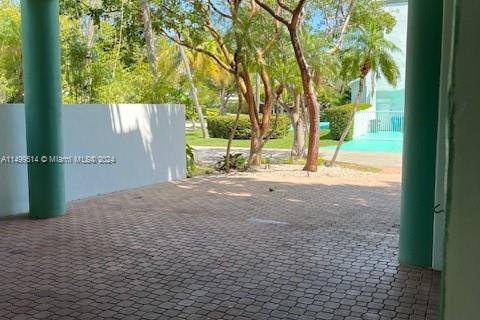 House in Key Biscayne, Florida 5 bedrooms, 388.42 sq.m. № 885770 - photo 26