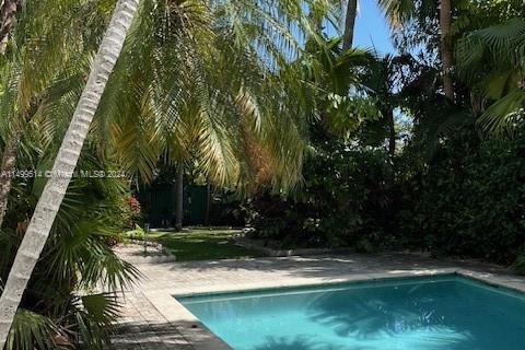 House in Key Biscayne, Florida 5 bedrooms, 388.42 sq.m. № 885770 - photo 22
