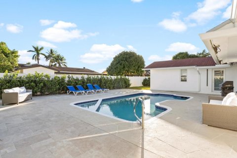 Villa ou maison à vendre à Pembroke Pines, Floride: 5 chambres, 140.84 m2 № 1293141 - photo 7