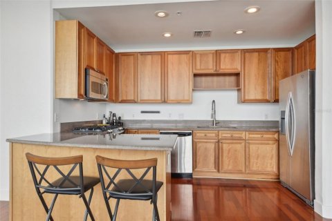 Condo in Orlando, Florida, 2 bedrooms  № 1342410 - photo 21