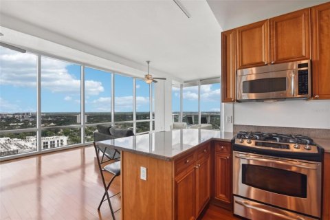 Condo in Orlando, Florida, 2 bedrooms  № 1342410 - photo 24