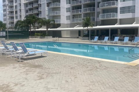 Condominio en venta en Aventura, Florida, 2 dormitorios, 116.22 m2 № 1288890 - foto 17