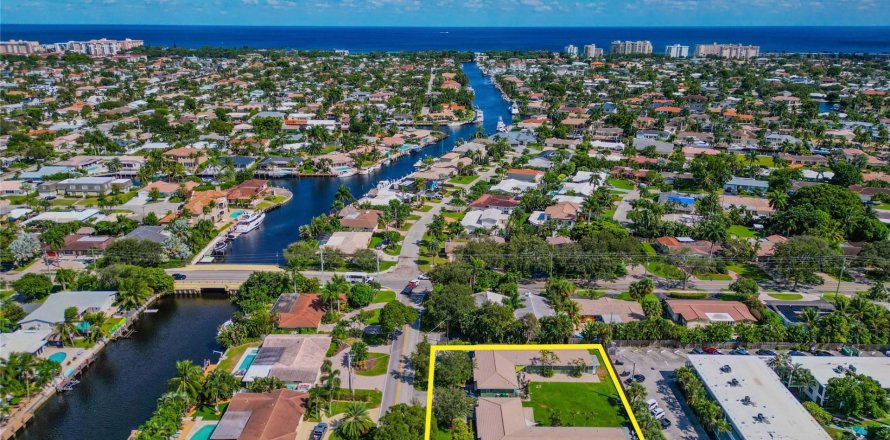 Commercial property in Lighthouse Point, Florida № 992040