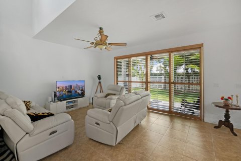 Casa en venta en Royal Palm Beach, Florida, 4 dormitorios, 261.24 m2 № 1100387 - foto 27