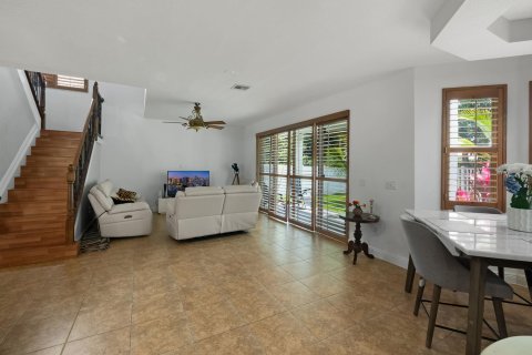 Villa ou maison à vendre à Royal Palm Beach, Floride: 4 chambres, 261.24 m2 № 1100387 - photo 24
