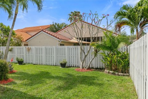 Villa ou maison à vendre à Weston, Floride: 4 chambres, 198.16 m2 № 1100352 - photo 12