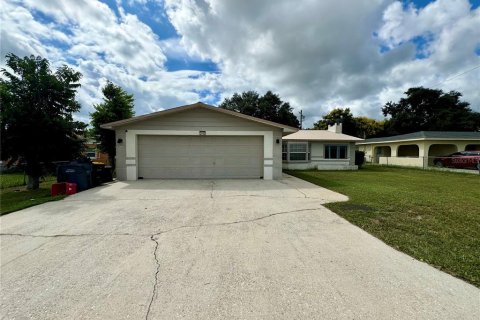 House in Lake Wales, Florida 4 bedrooms, 172.8 sq.m. № 1382629 - photo 1