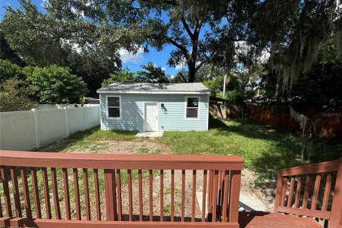 House in Tampa, Florida 4 bedrooms, 125.7 sq.m. № 1378146 - photo 15