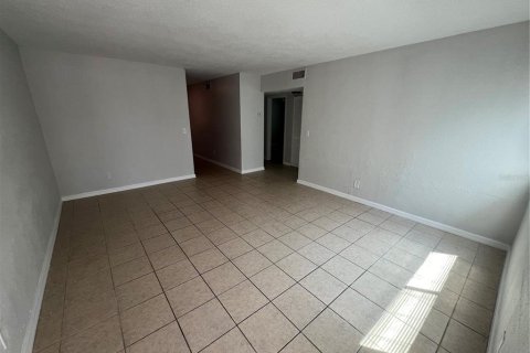 Appartement à louer à South Daytona, Floride: 2 chambres, 80.82 m2 № 1378145 - photo 4