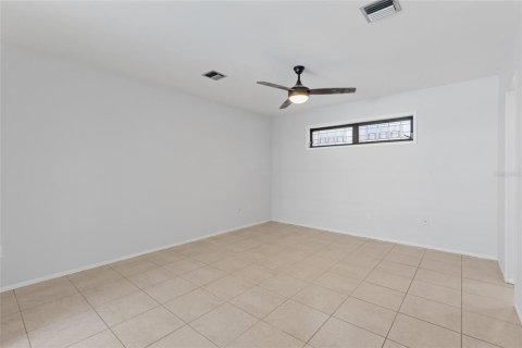 House in Sarasota, Florida 3 bedrooms, 156.63 sq.m. № 1378144 - photo 25